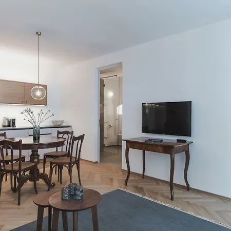 Kuntino 4* Μεράνο